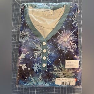 Shirley & Stone Holiday PJ’s Snowflakes XL BRAND NEW!!